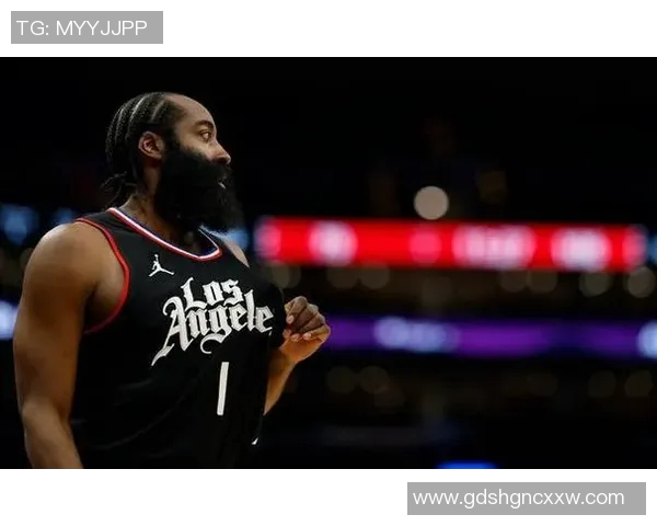 🏀快船41分大胜国王迎5连胜 小卡33+5+5 哈登21+5 威少12分