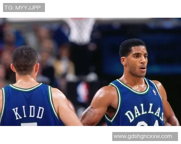 霍里：顶级控卫总能及时找到队友 而不是拖到最后一秒才传球